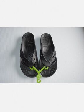 CROCS Women 11 Men 9 Black Baya II Flip slipper sandals